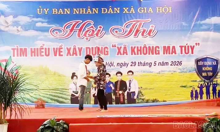 baolaocai-br_tieu-pham-tham-du-thi-the-hien-san-khau-hoa-thuc-trang-su-dung-ma-tuy-cua-gioi-tre.jpg