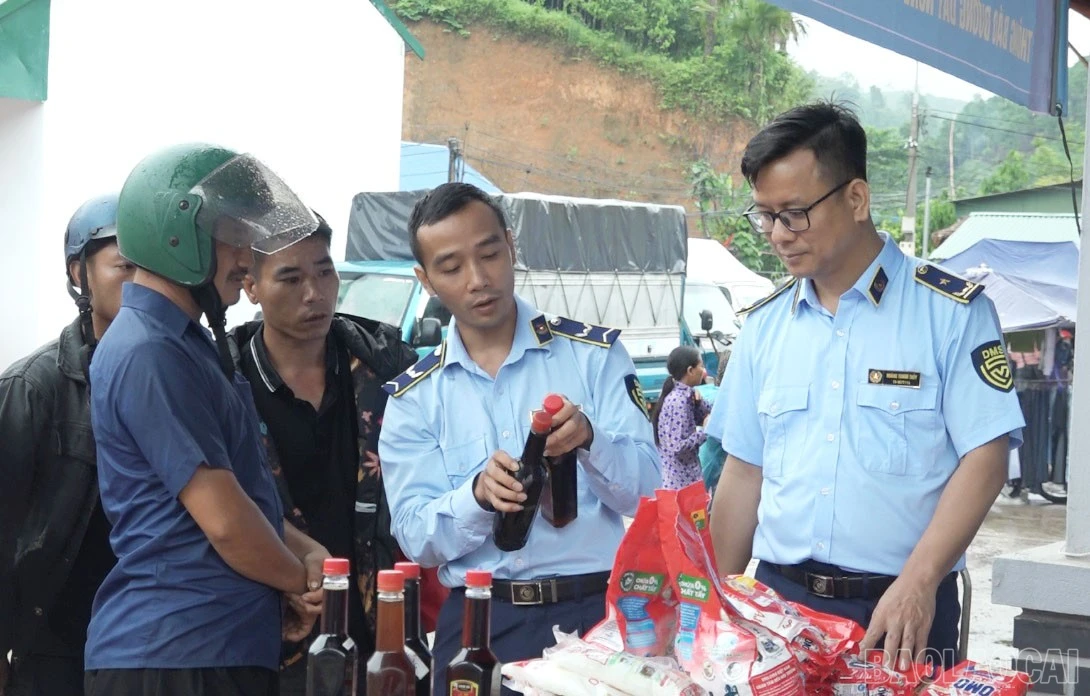 baolaocai-br_huong-dan-nguoi-dan-cac-nhan-biet-nuoc-mam-gia.jpg