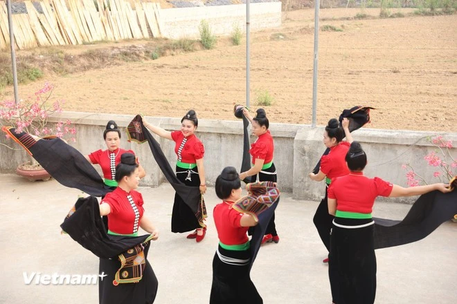 Phụ nữ Thái ở tỉnh Điện Biên tích cực bảo tồn văn hóa dân tộc.