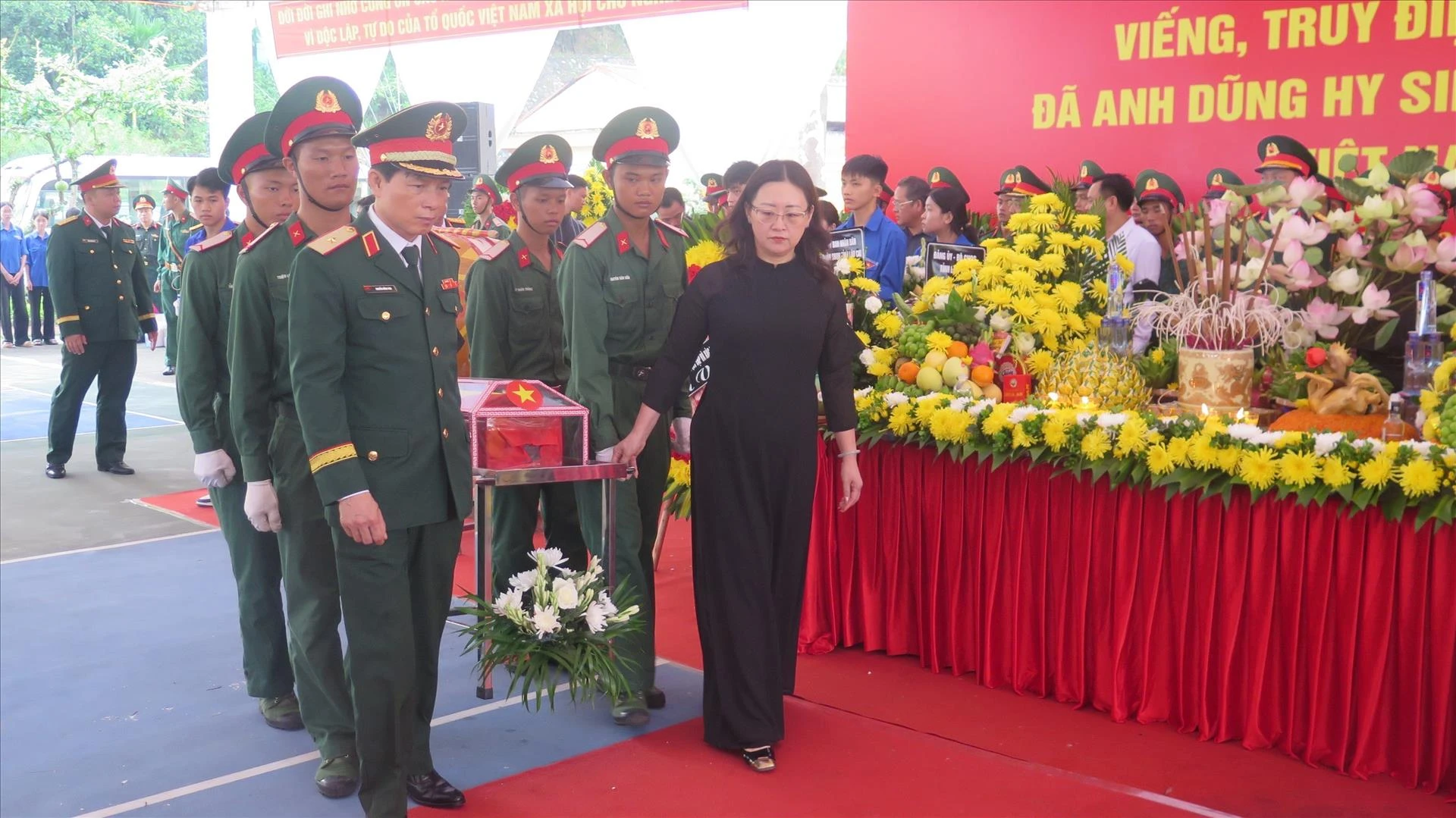 vna-potal-truy-dieu-an-tang-hai-cot-liet-si-tai-bat-xat-lao-cai-883814220-15-33-49.png