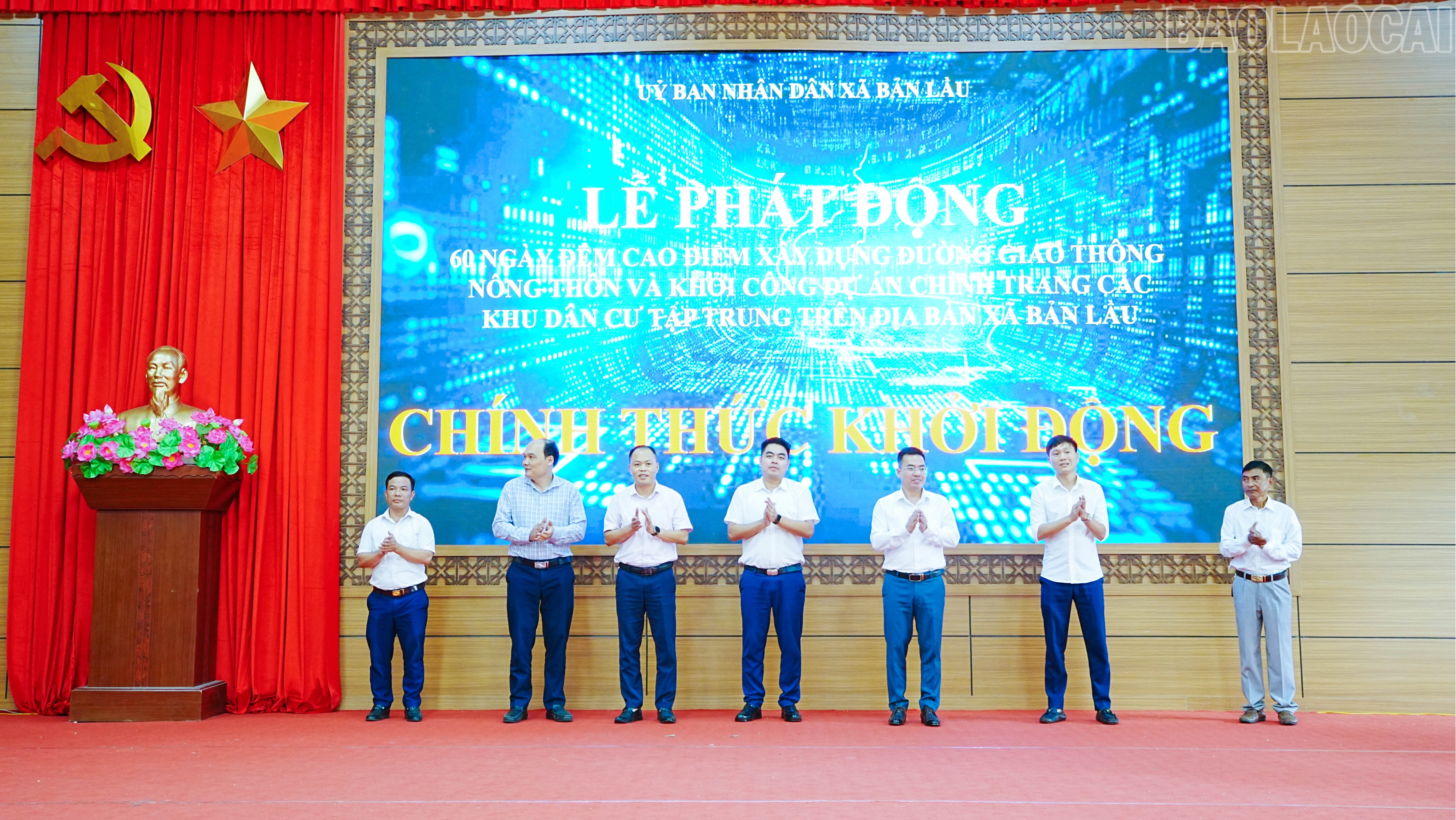 baolaocai-tr_cac-dong-chi-dai-bieu-tham-du-buoi-le-nhan-nut-khoi-dong-le-phat-dong-1-8235.jpg