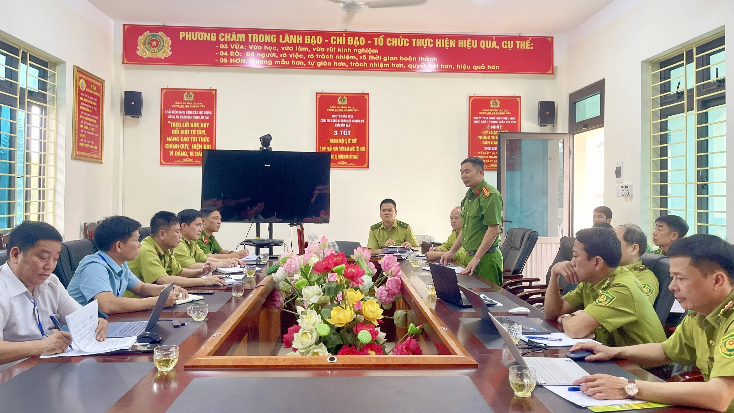 quang-canh-buoi-lam-viec-2339-7737.jpg