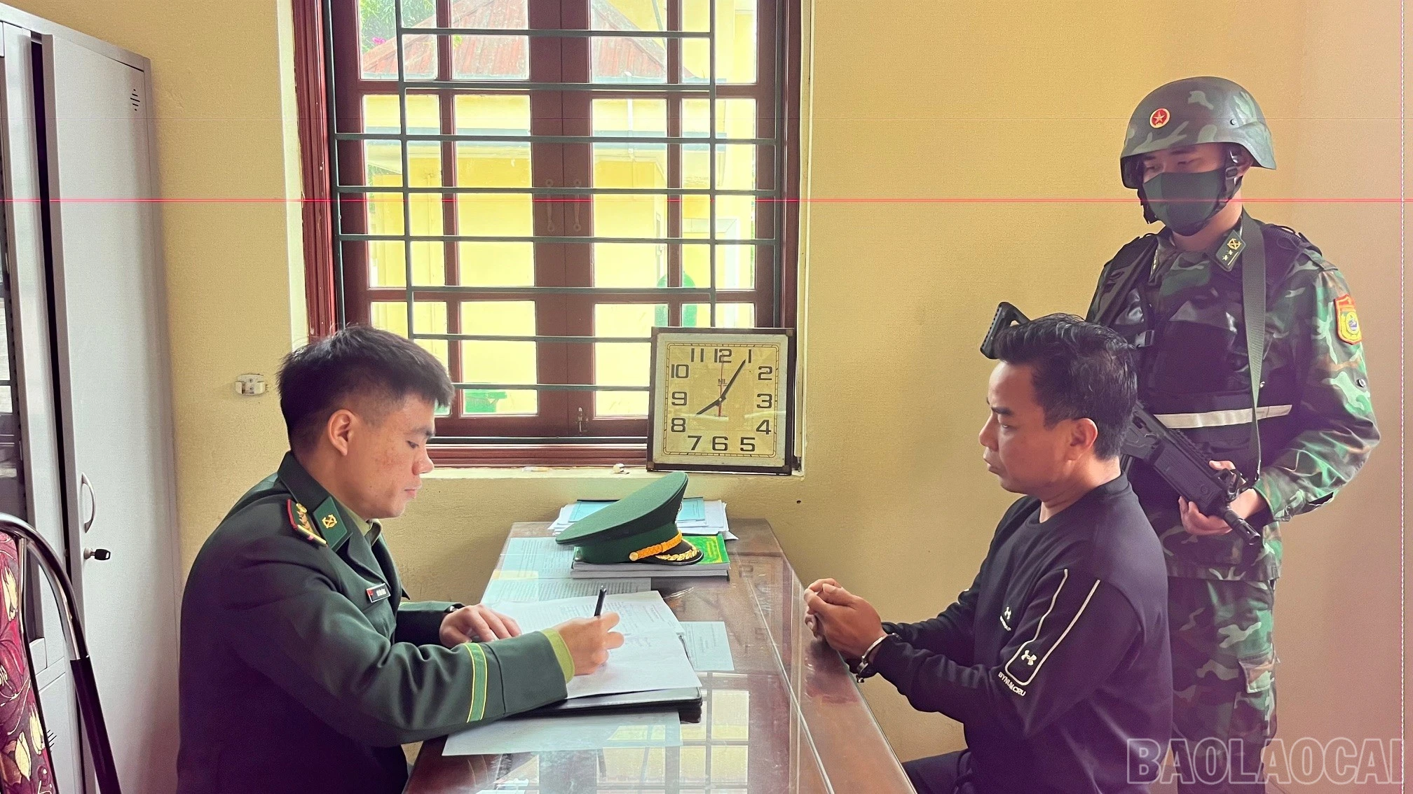 baolaocai-br_4-doi-tuong-nguyen-trong-hung-lam-viec-voi-co-quan-dieu-tra.jpg