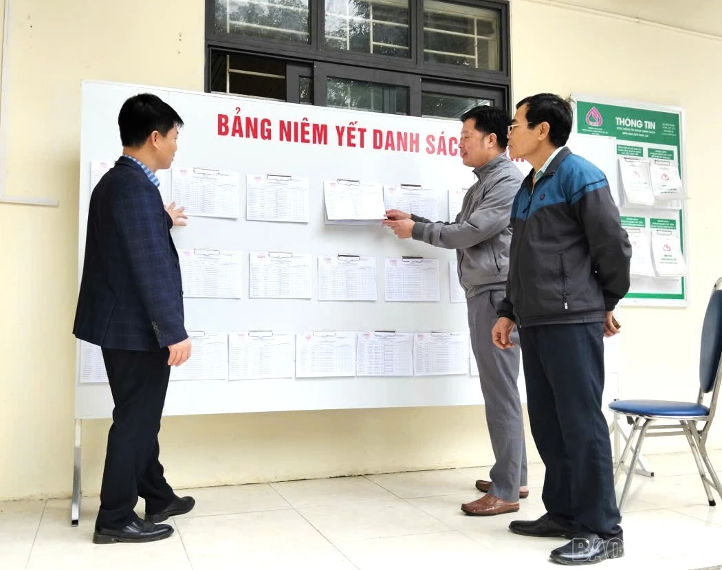 baolaocai-br_lanh-dao-uy-ban-mttq-xa-kiem-tra-nam-bat-tinh-hinh-chuan-bi-cong-tac-bau-cu-tai-cac-thon.jpg