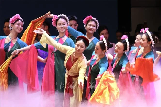 Chương trình nghệ thuật chào mừng Đại hội.