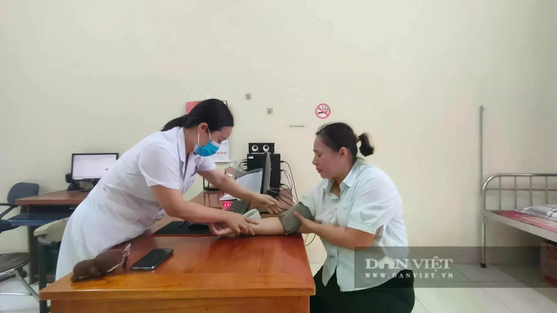 Người dân đang được khám bệnh. Ảnh minh hoạ: Dân Việt