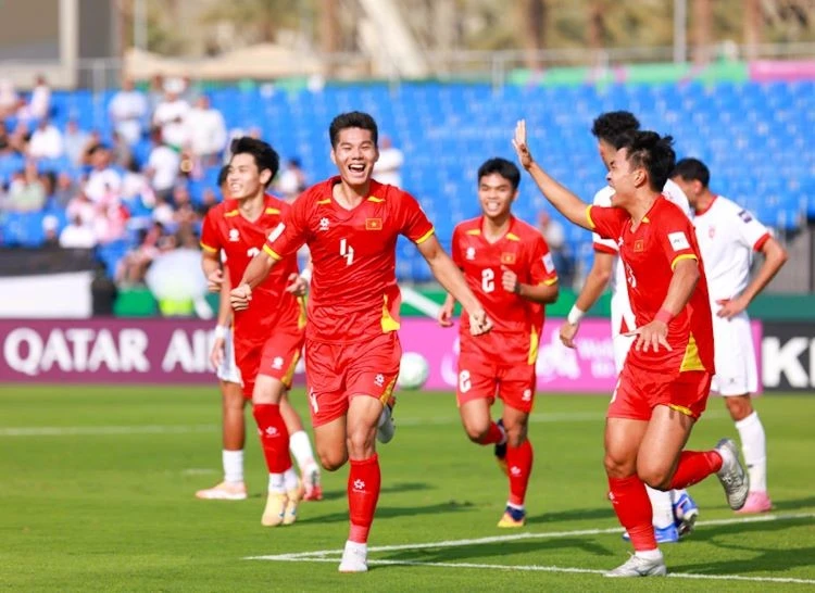 Trung vệ Hiểu Minh là một phương án đe doạ khung thành Li Hao.