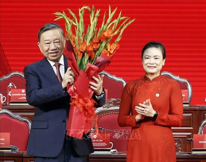 Đại hội thực hiện nghi thức đề cử Tổng Bí thư , Chủ tịch nước Tô Lâm giữ cương vị Chủ tịch danh dự Hội Chữ thập đỏ Việt Nam nhiệm kỳ 2026 - 2031. Ảnh: Thống Nhất/TTXVN