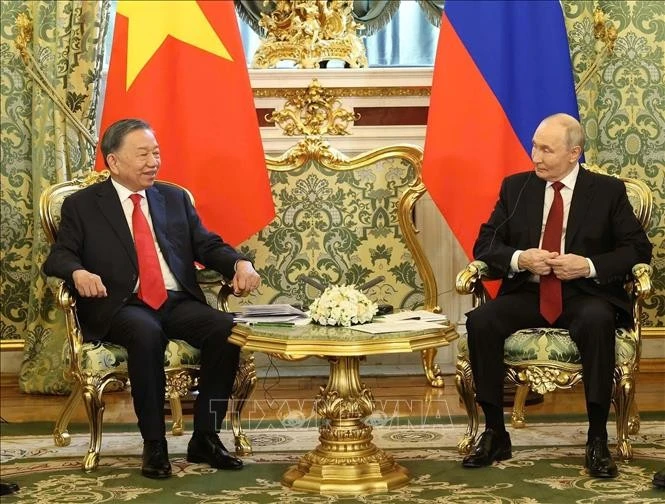 Tổng Bí thư, Chủ tịch nước Tô Lâm gặp hẹp Tổng thống Liên bang Nga Vladimir Putin. Ảnh: Thống Nhất/TTXVN
