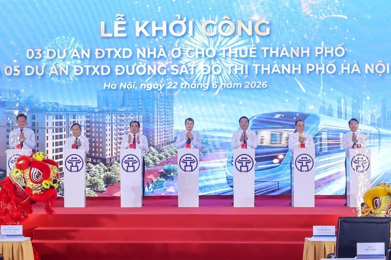 Thủ tướng Chính phủ Lê Minh Hưng và các đại biểu khởi công 5 tuyến đường sắt đô thị và 3 dự án nhà ở cho thuê trên địa bàn Hà Nội.