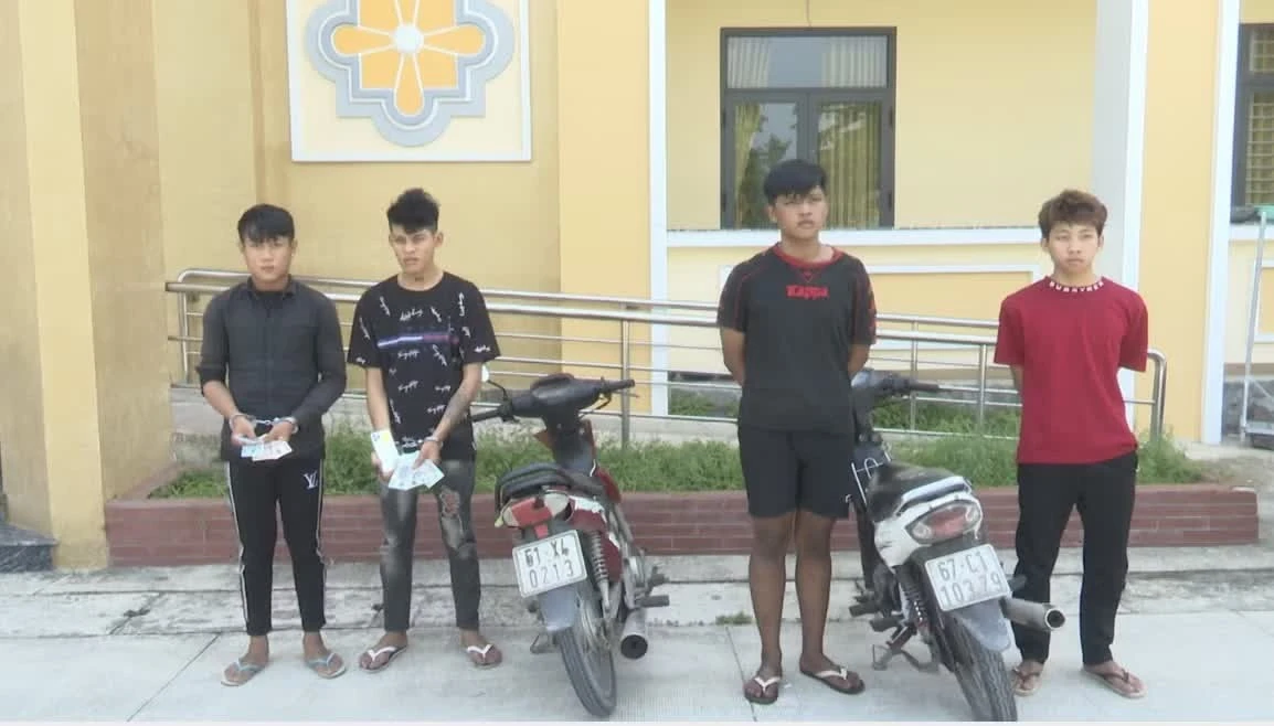 Các đối tượng tại cơ quan công an