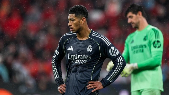 Real Madrid ngậm ngùi khi phải đá play-off.