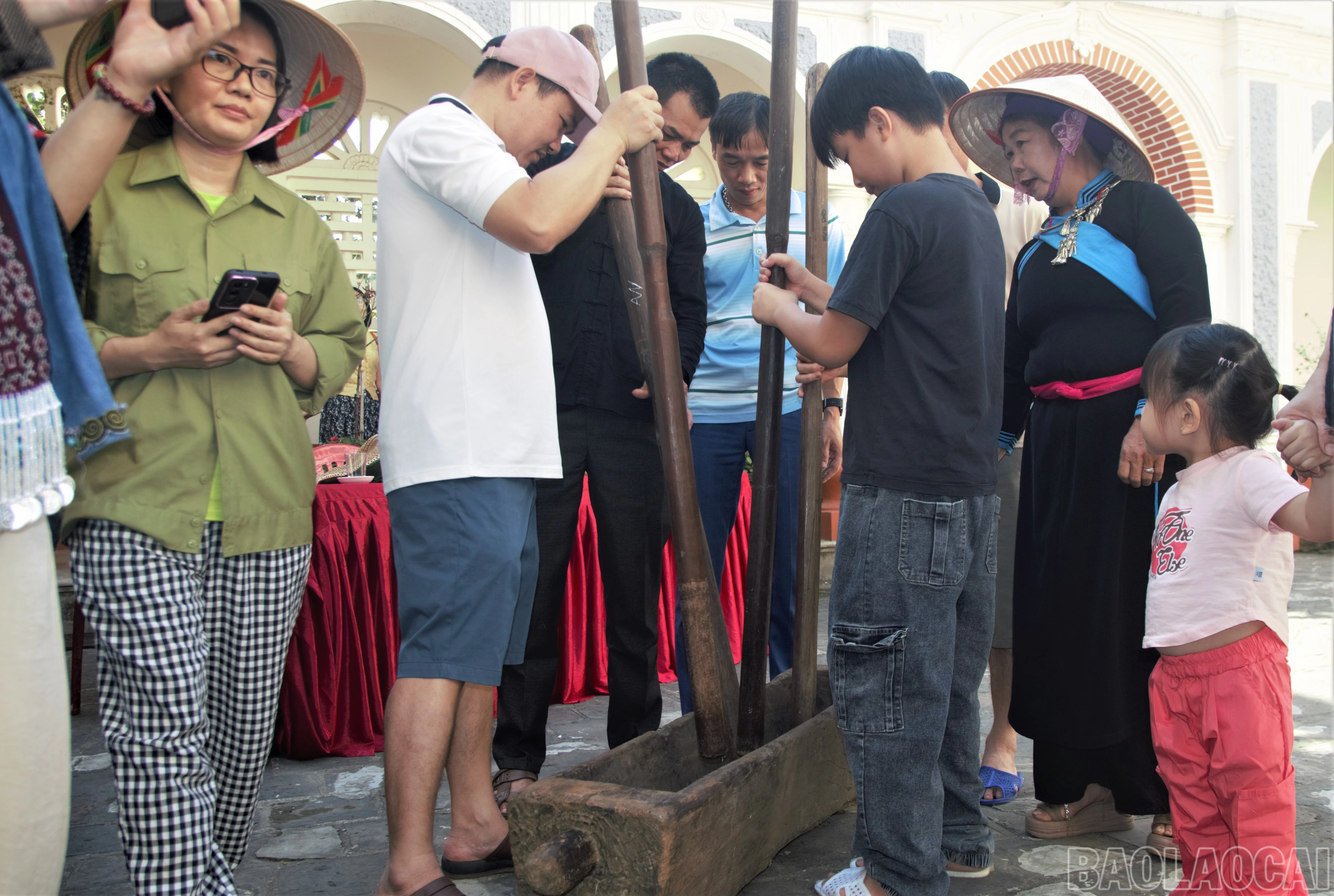 baolaocai-br_cac-cong-doan-lam-com-1.jpg