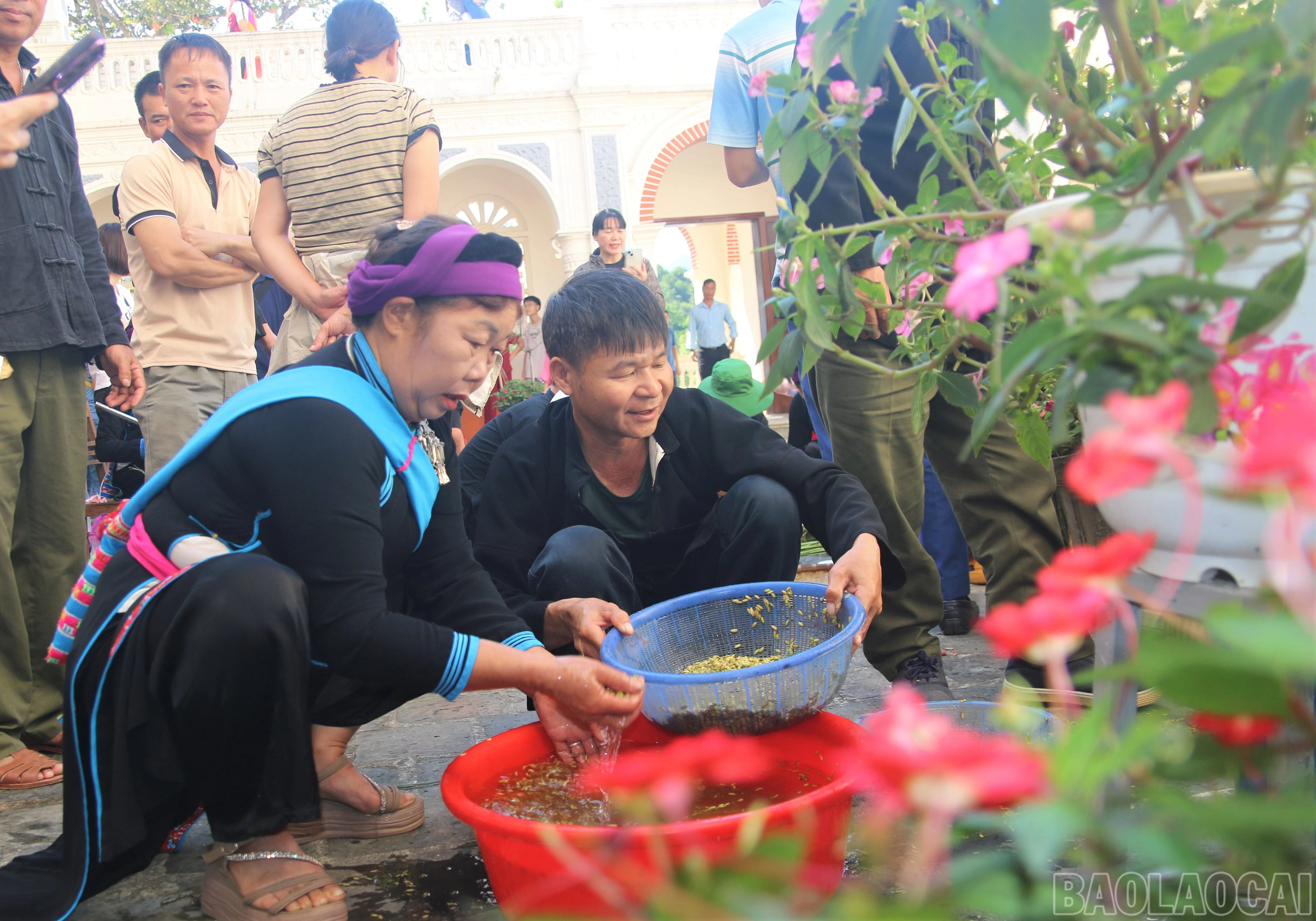 baolaocai-br_cac-cong-doan-lam-com-3.jpg