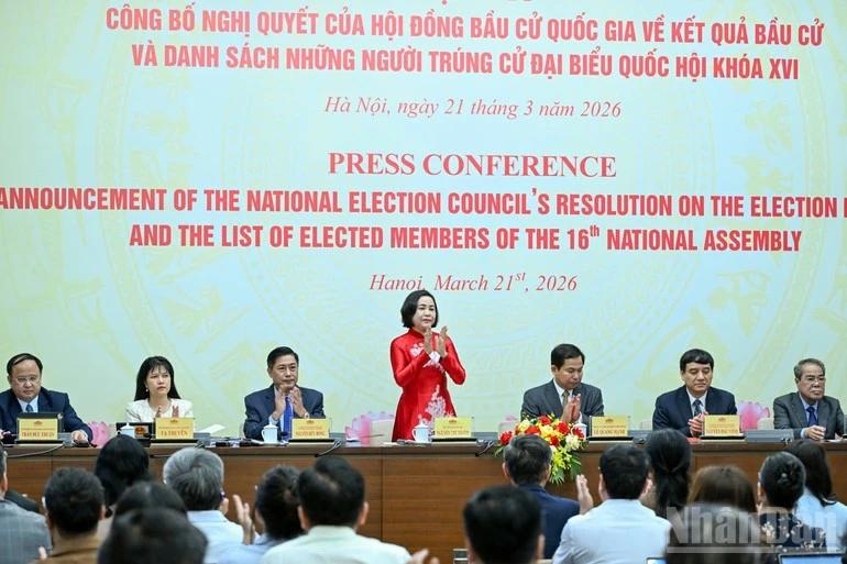 Đồng chí Nguyễn Thị Thanh, Ủy viên Trung ương Đảng, Phó Chủ tịch Quốc hội, Ủy viên Hội đồng Bầu cử Quốc gia, Phó Trưởng Tiểu ban Nhân sự thuộc Hội đồng Bầu cử Quốc gia chủ trì Họp báo.