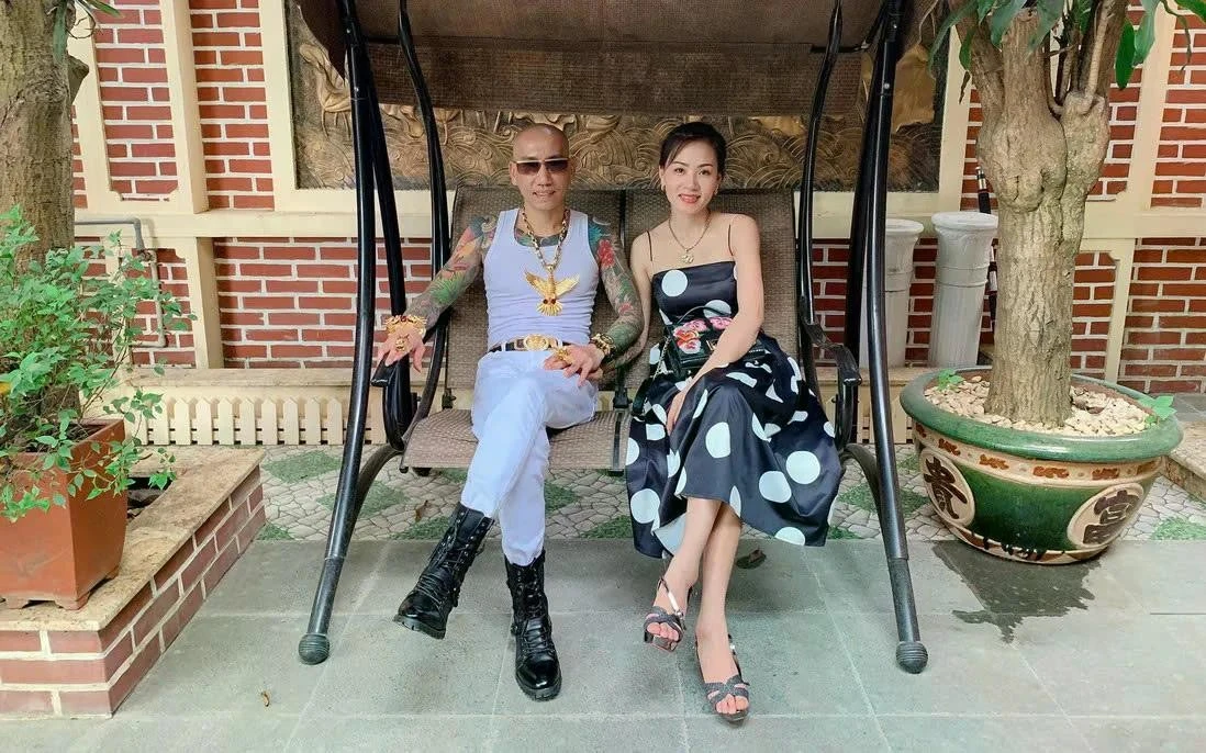 Vợ chồng Phú Lê. Ảnh: Đ.X.