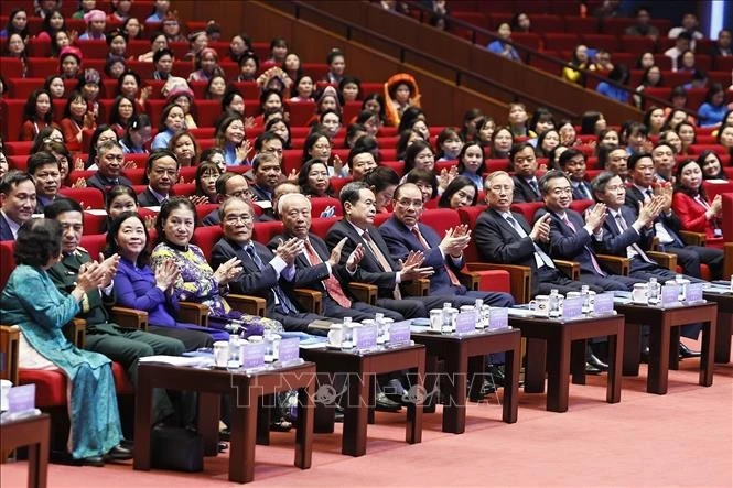 Nguyên Tổng Bí thư Nông Đức Mạnh, Chủ tịch Quốc hội Trần Thanh Mẫn, các đồng chí lãnh đạo, nguyên lãnh đạo Đảng, Nhà nước và đại biểu dự khai mạc đại hội.