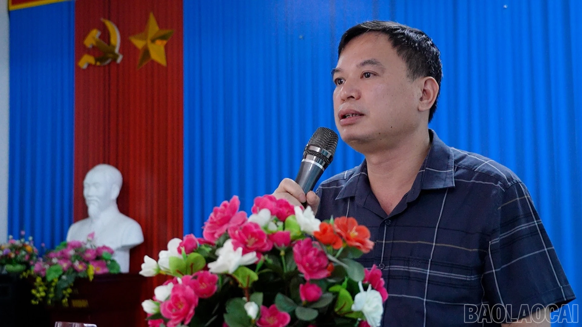 baolaocai-br_4-dong-chi-phung-ngoc-thanh-pho-chu-tich-ubnd-xa-phat-bieu-tai-hoi-nghi-8309.jpg