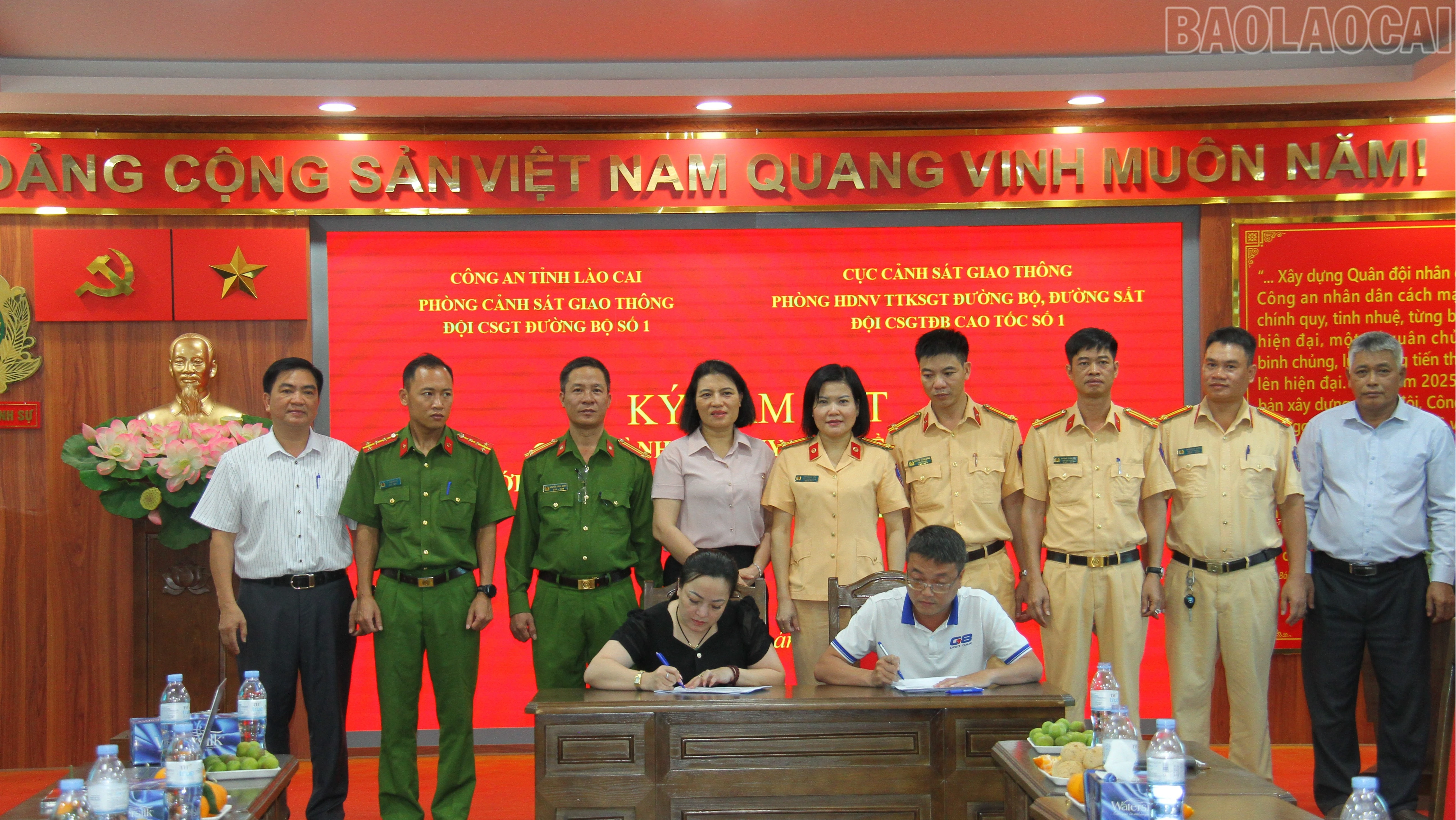 baolaocai-tr_anh-5-cac-doanh-nghiep-kinh-doanh-van-tai-ky-cam-ket-dam-bao-trat-tu-atgt-nam-2026-2-1-9991.jpg