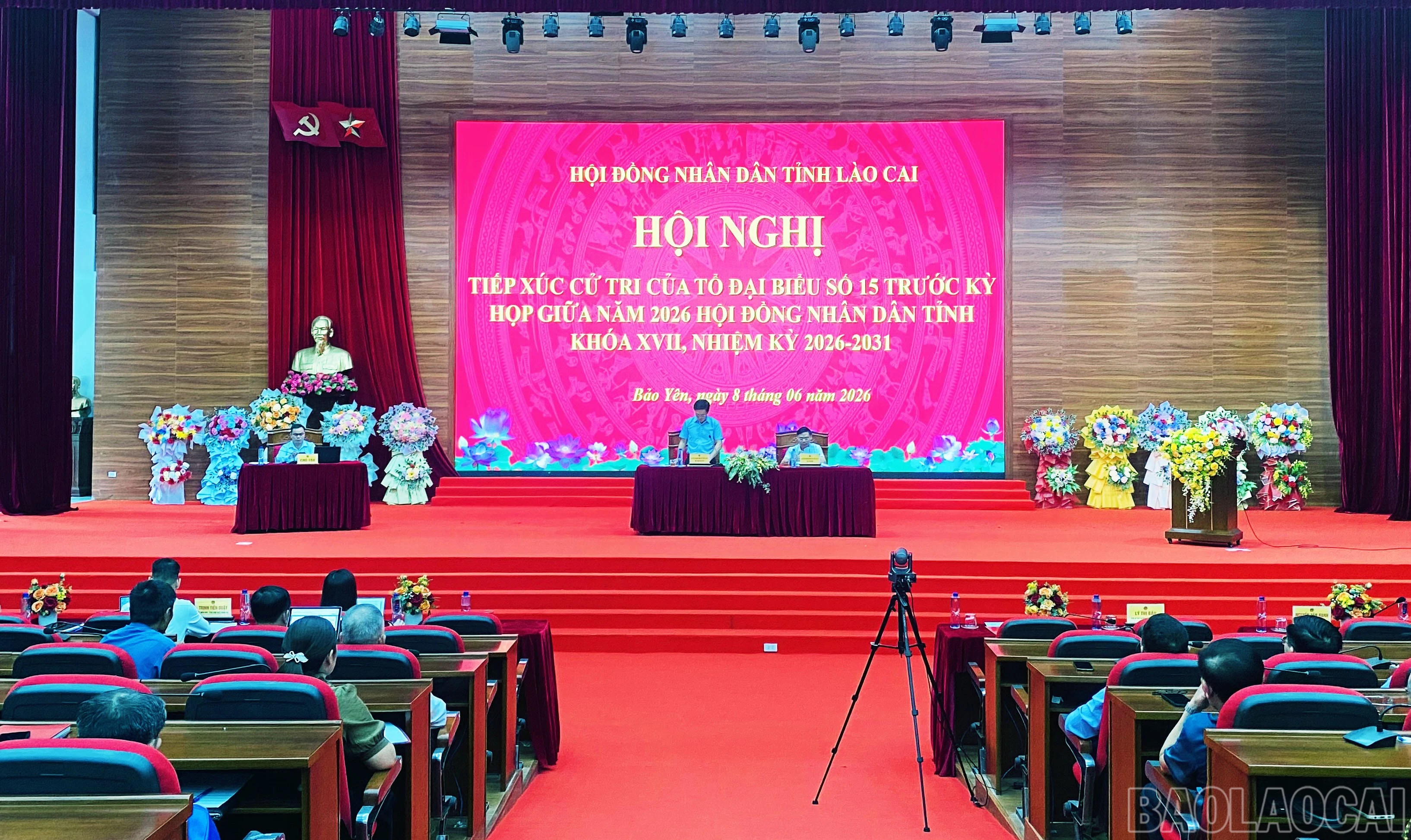 baolaocai-br_dai-bieu-soi-noi-phat-bieu-y-kien-kien-mnghij-7-2385.jpg