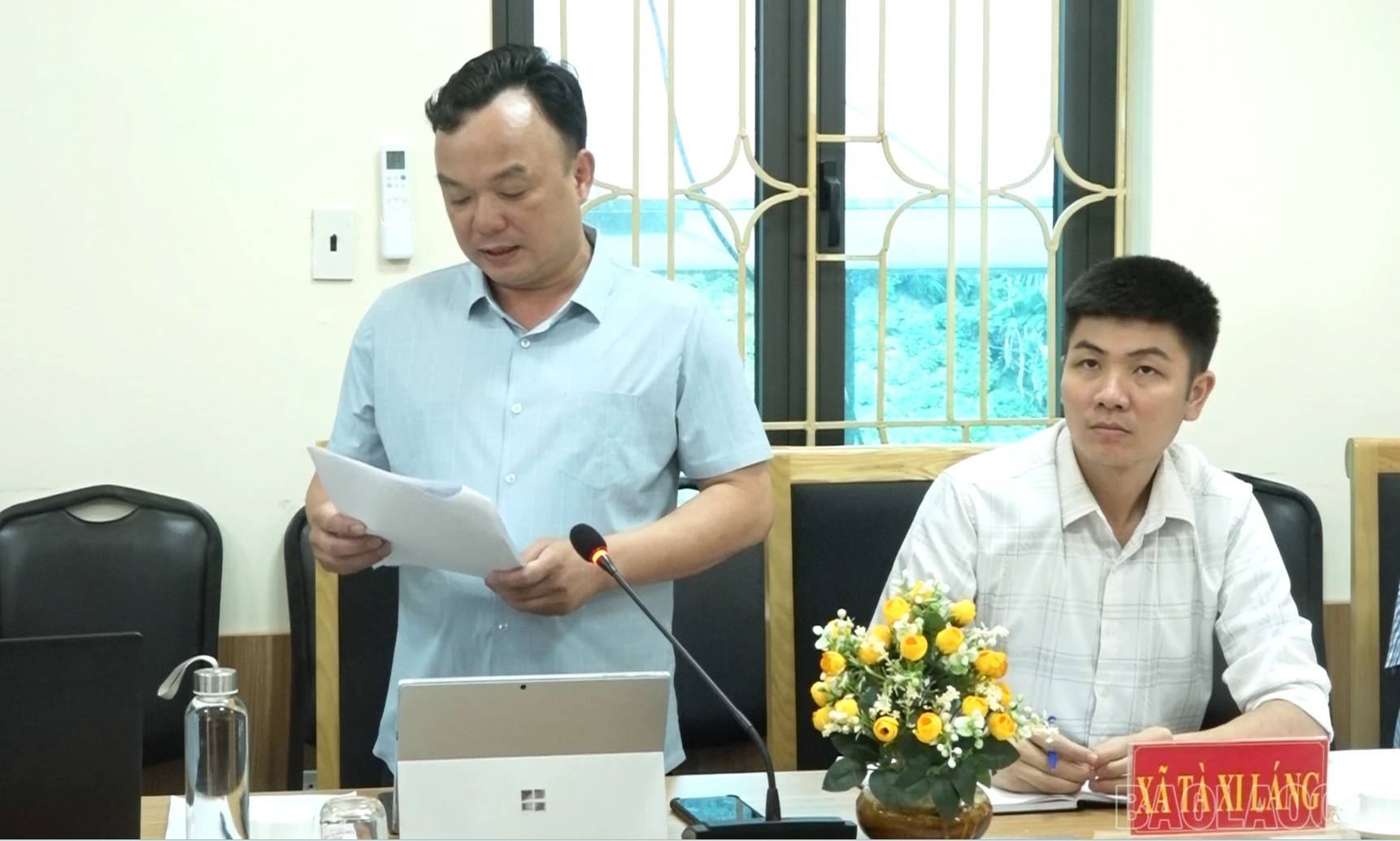 baolaocai-br_lanh-dao-xa-ta-xi-lang-phat-bieu-tai-buoi-lam-viec.png
