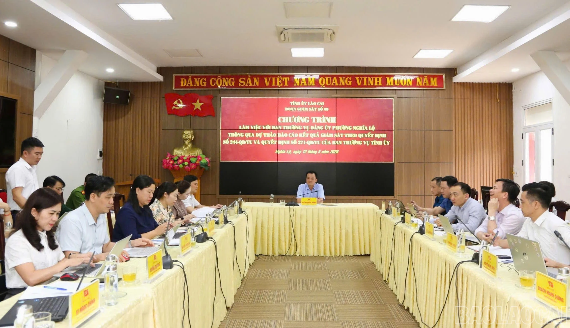 baolaocai-br_quang-canh-buoi-lam-viec.jpg