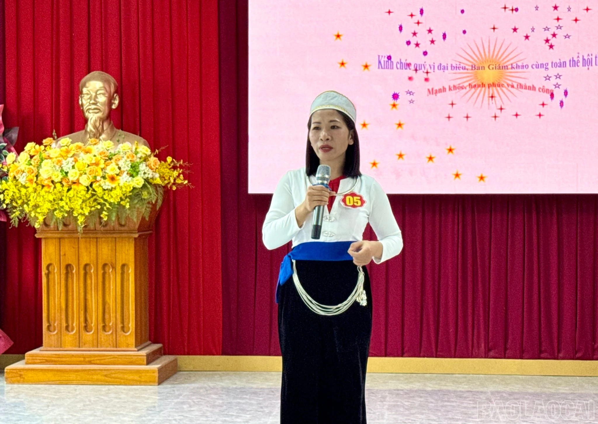 baolaocai-br_thi-sinh-tra-loi-cau-hoi-cua-ban-giam-khao-1.jpg