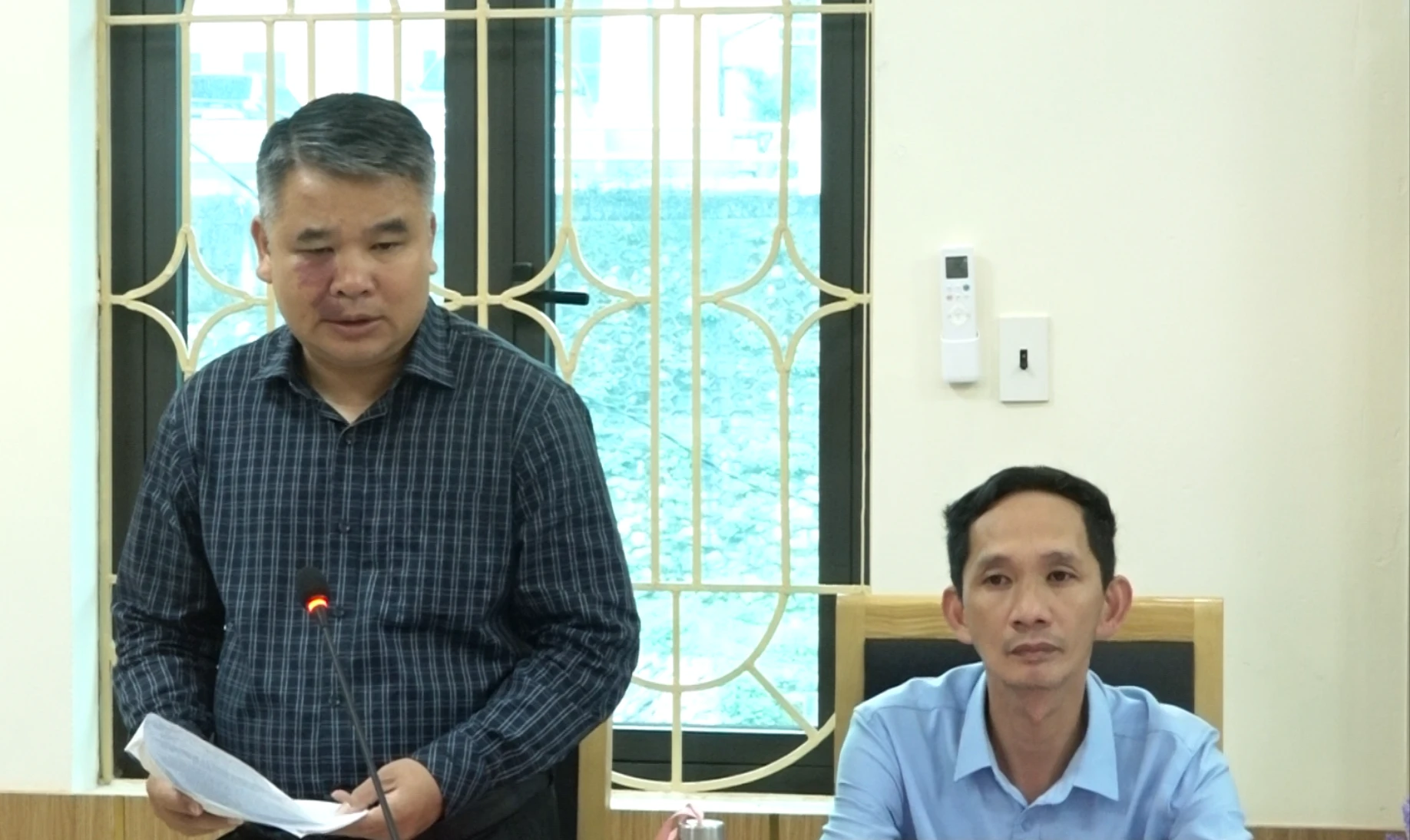 br-lanh-dao-xa-hanh-phuc-phat-bieu-tai-buoi-lam-viec.png