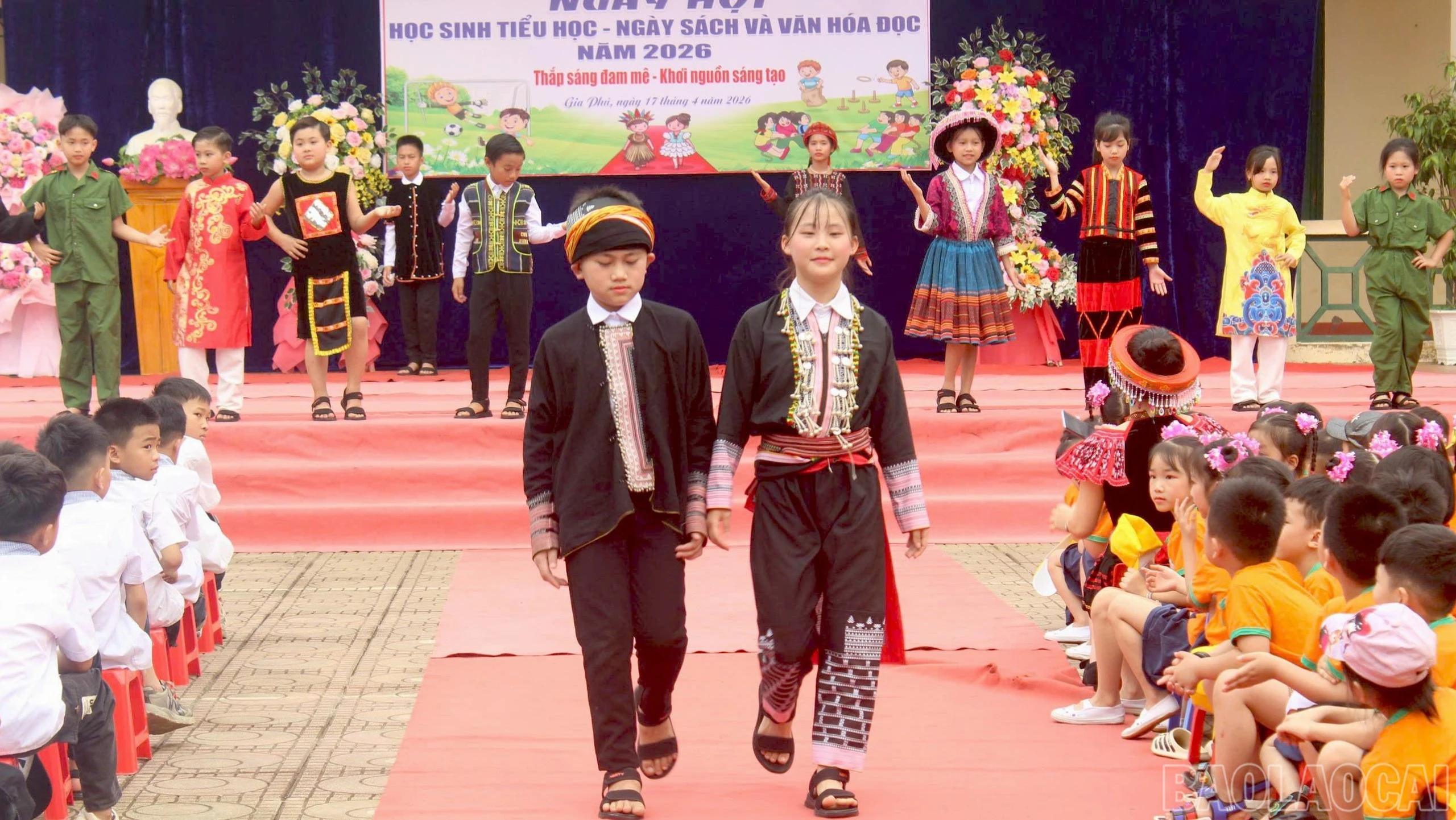 baolaocai-br_man-trinh-dien-thoi-trang-tai-truong-tieu-hoc-thong-nhat-xa-gia-phu-181-7035.jpg