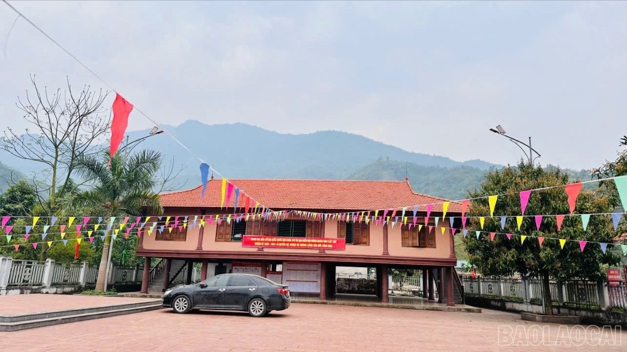 baolaocai-br_anh-1-khu-vuc-bo-phieu-nha-van-hoa-thon-an-chanh-xa-gia-phu-9384.jpg