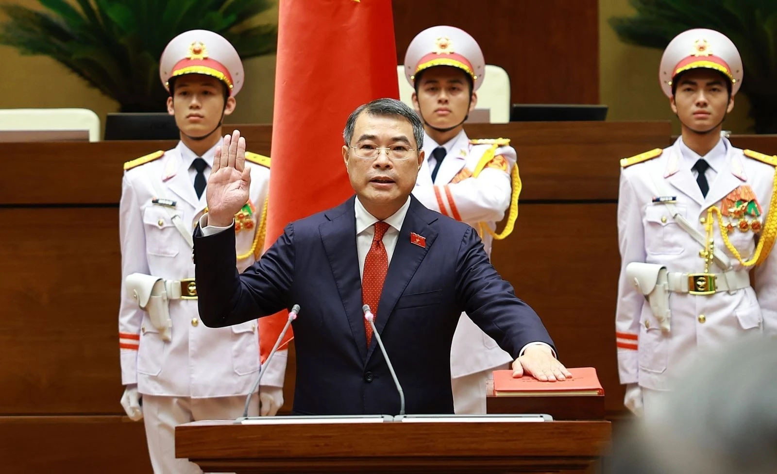 Thủ tướng Chính phủ Lê Minh Hưng tuyên thệ nhậm chức.