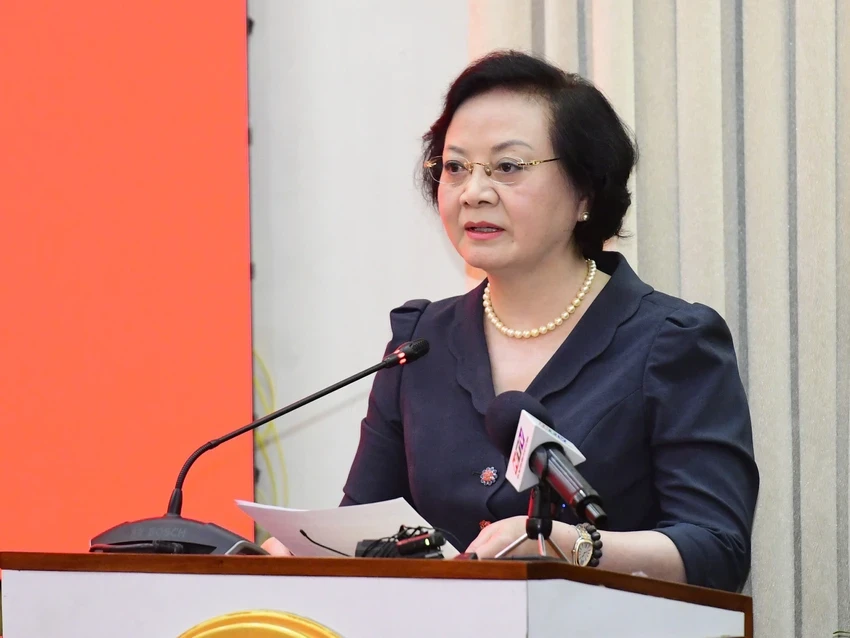 le-thi-rieng-2-3350-2322jpg.png