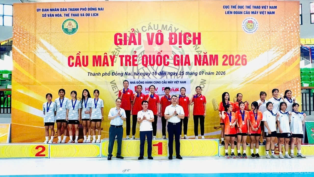 baolaocai-br_doi-tuyen-4-nu-lao-cai-gianh-hcd-4289-4737.jpg