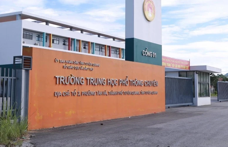 Phó Thủ tướng yêu cầu tỉnh Tuyên Quang tổ chức trao đổi, làm việc với tất cả phụ huynh và học sinh của nhà trường tham gia kỳ thi, trên cơ sở đó, kiến nghị, đề xuất với Bộ Giáo dục và Đào tạo về phương án xử lý cụ thể bảo đảm quyền lợi chính đáng cho các thí sinh; hoàn thành trước ngày 09/07/2026.