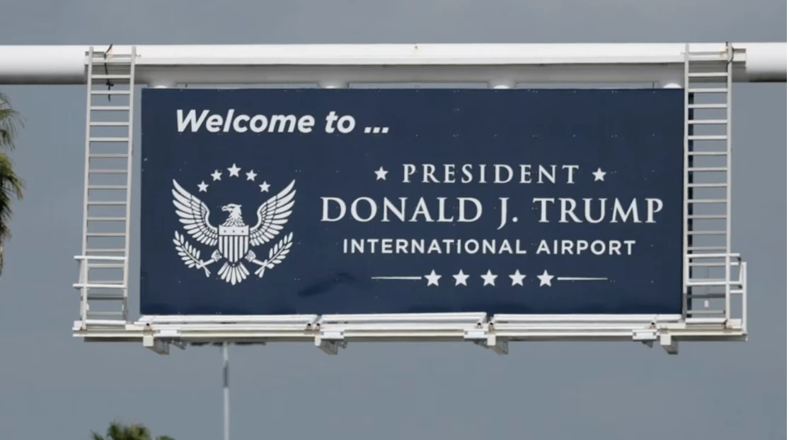 Sân bay Palm Beach ở Mỹ đã chính thức được đổi tên thành "Sân bay Quốc tế Trump".