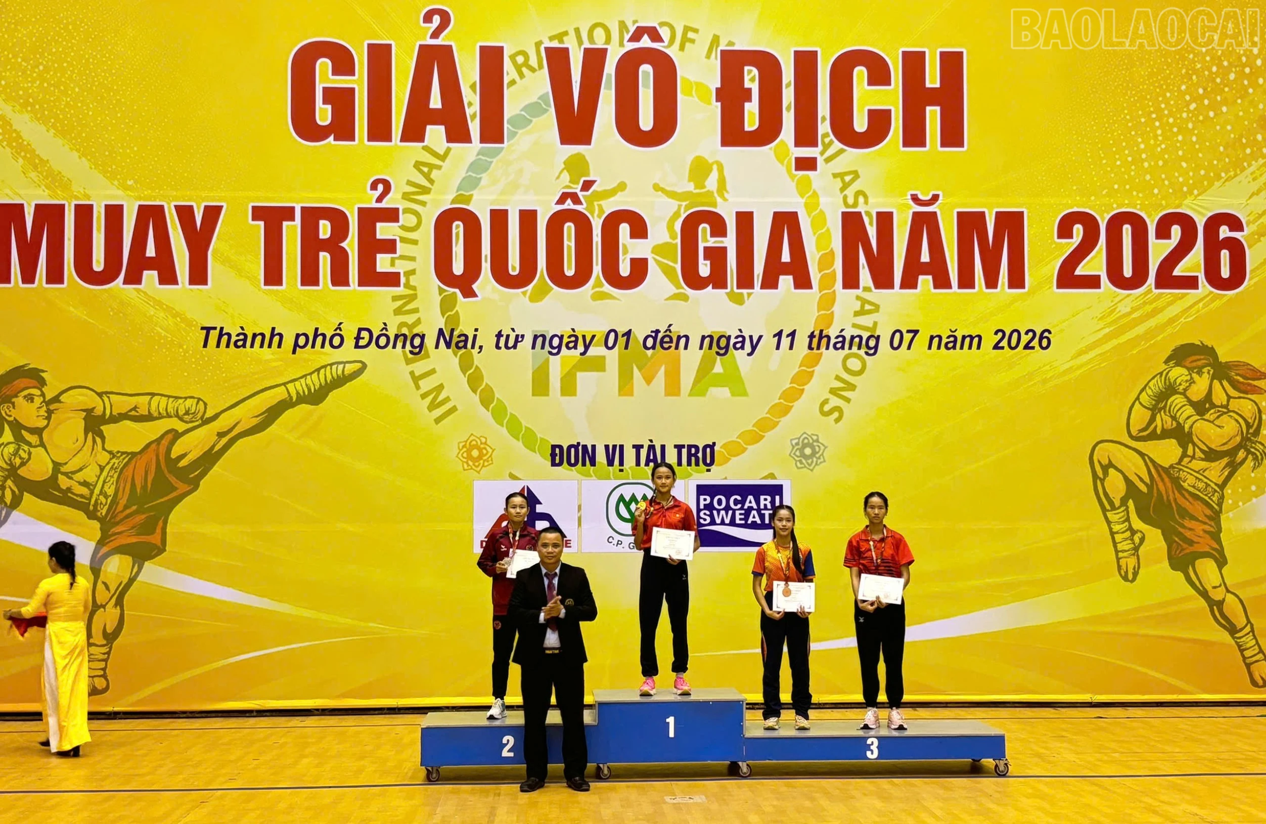 baolaocai-tr_trao-giai-cho-cac-vdv-gianh-thanh-tich-7563.jpg