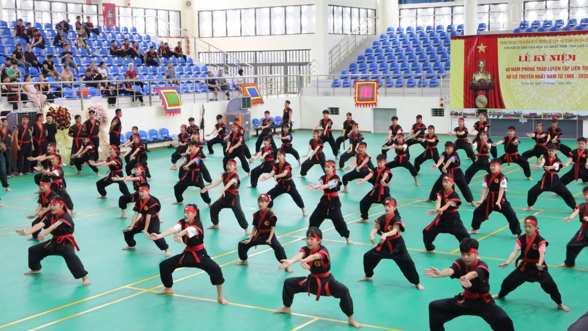 baolaocai-tr_vo-nhat-nam-da-duoc-cac-vo-sinh-tren-dia-ban-don-nhan-1806.jpg