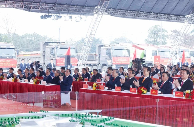 Tổng Bí thư Tô Lâm, Thủ tướng Phạm Minh Chính và các đồng chí lãnh đạo, nguyên lãnh đạo Đảng, Nhà nước dự Lễ khởi công dự án xây dựng Bảo tàng Đảng Cộng sản Việt Nam.