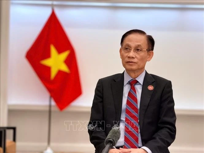 Ủy viên Bộ Chính trị, Bộ trưởng Ngoại giao Lê Hoài Trung trả lời phỏng vấn.