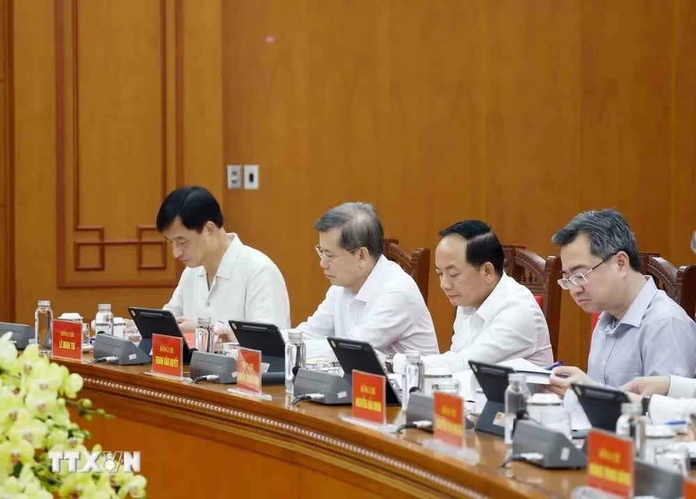 Các đại biểu tham dự.