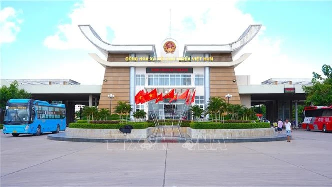 Cửa khẩu quốc tế Mộc Bài là cửa khẩu đường bộ lớn nhất phía Nam giữa Việt Nam và Campuchia.