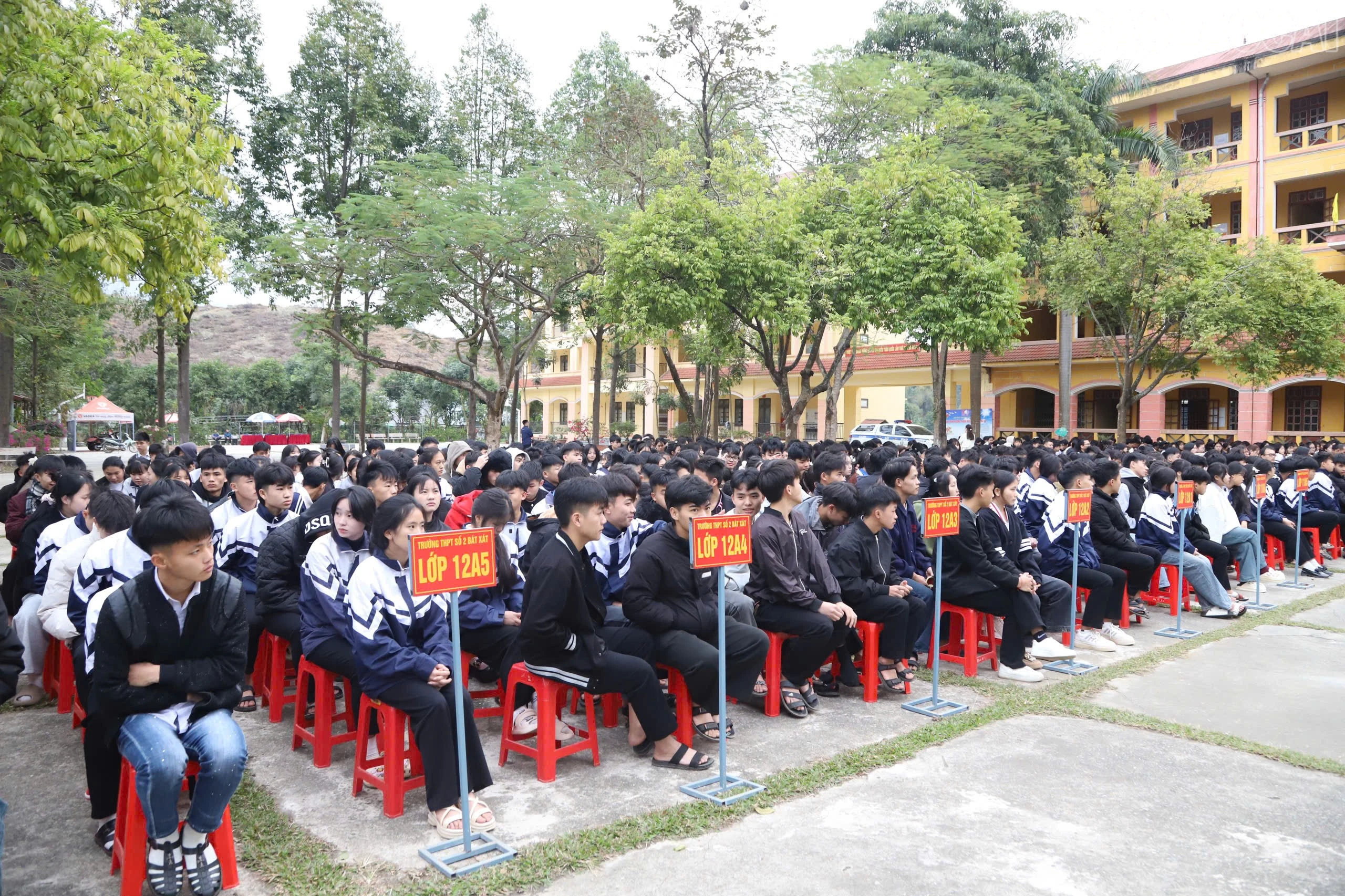 baolaocai-tr_tren-700-hoc-sinh-duoc-tuyen-truyen-giao-duc-phap-luat-1.jpg