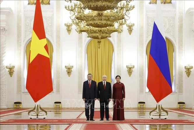 Tổng thống Liên bang Nga Vladimir Putin đón Tổng Bí thư, Chủ tịch nước Tô Lâm và Phu nhân. Ảnh: Thống Nhất/TTXVN