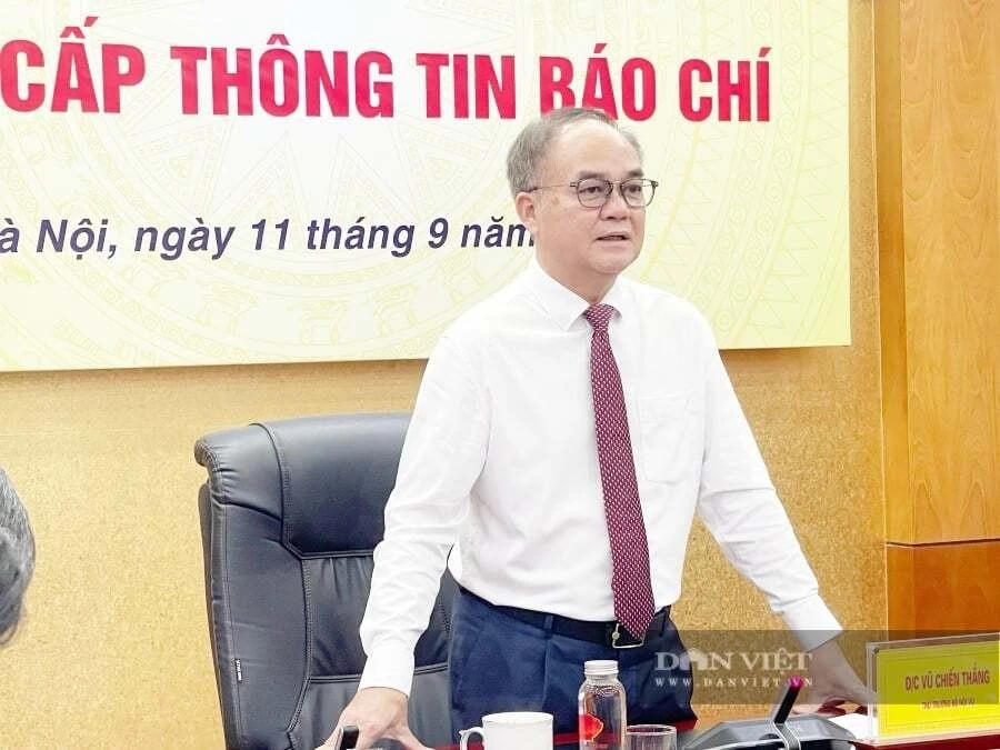 Thứ trưởng Bộ Nội vụ Vũ Chiến Thắng nhấn mạnh, tinh thần xử lý nghiêm sau khi rà soát, không để thất thoát ngân sách, tài sản Nhà nước. Ảnh: Gia Khiêm