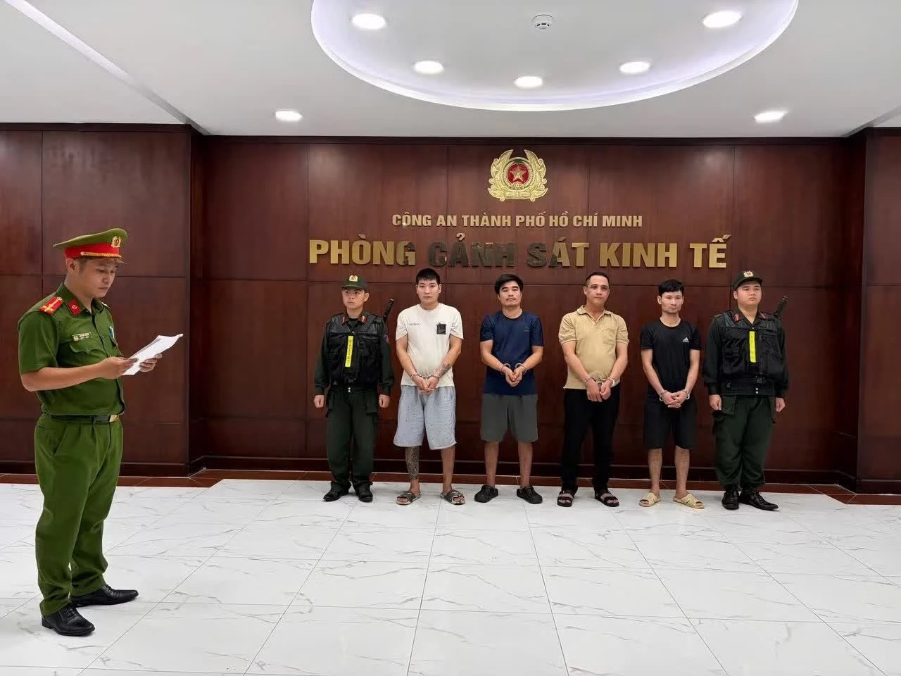 Phòng Cảnh sát kinh tế Công an TP Hồ Chí Minh khởi tố 3 vụ án, bắt tạm giam 4 bị can: Lưu Văn Thiệp, Lâm Văn Hưng, Nguyễn Văn Định, Trần Văn Nghĩa.