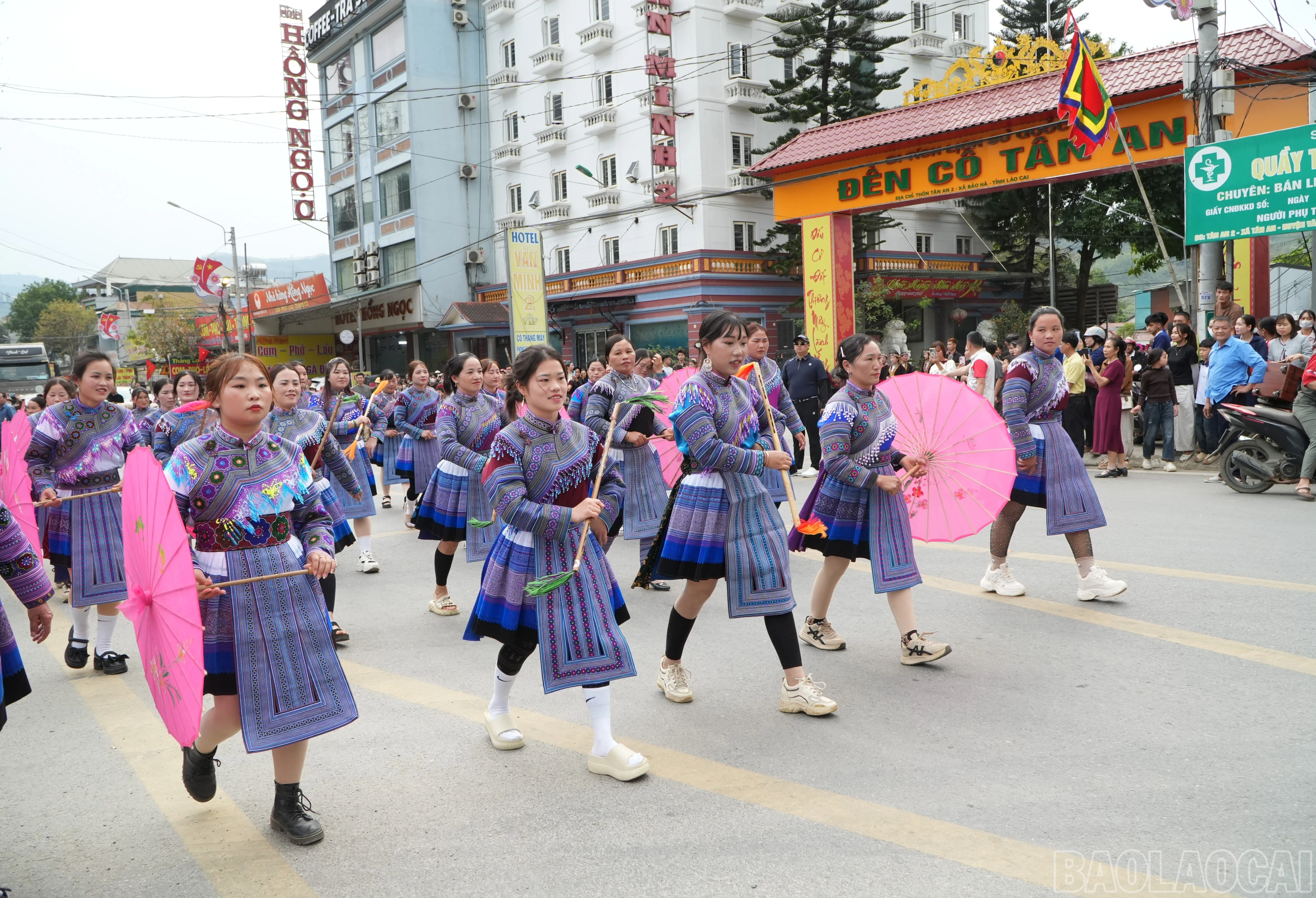 baolaocai-br_khoi-dan-toc-mong-trinh-dien-van-hoa.jpg