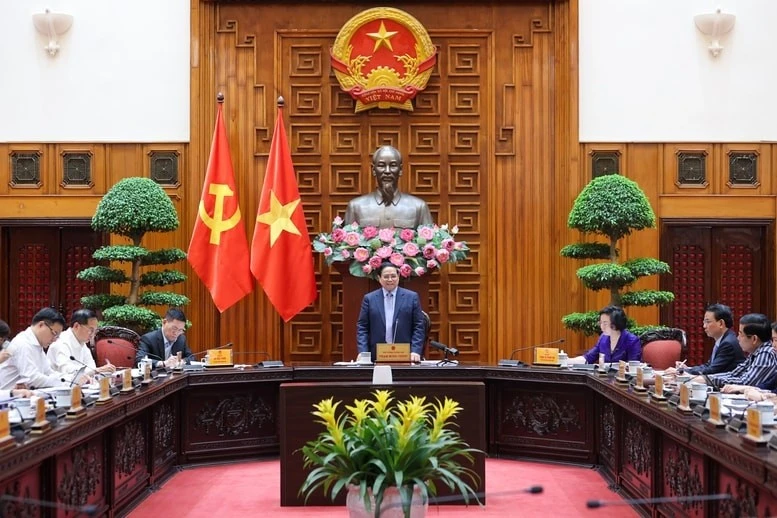 Thủ tướng yêu cầu các bộ, ngành, doanh nghiệp thực hiện nghiêm, kịp thời, hiệu quả các chỉ đạo của Bộ Chính trị trong Kết luận 14.