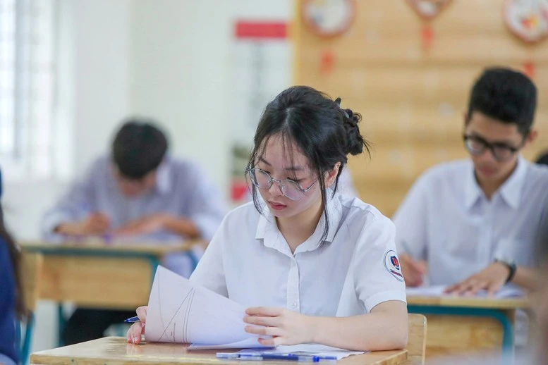 Bộ GD&amp;ĐT đang dự thảo thi vào 10 chỉ còn 2 môn Toán và Ngữ văn.
