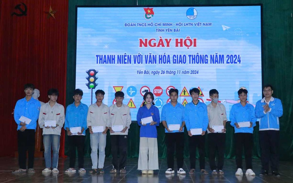 Yên Bái: Ngày hội “Thanh niên với văn hóa giao thông” năm 2024 ảnh 1