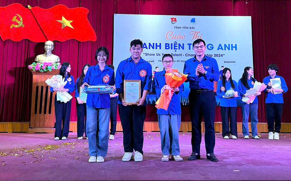 Chung kết Cuộc thi Tranh biện tiếng Anh trong học sinh THPT Yên Bái ảnh 1 Chung kết Cuộc thi Tranh biện tiếng Anh trong học sinh THPT Yên Bái ảnh 1